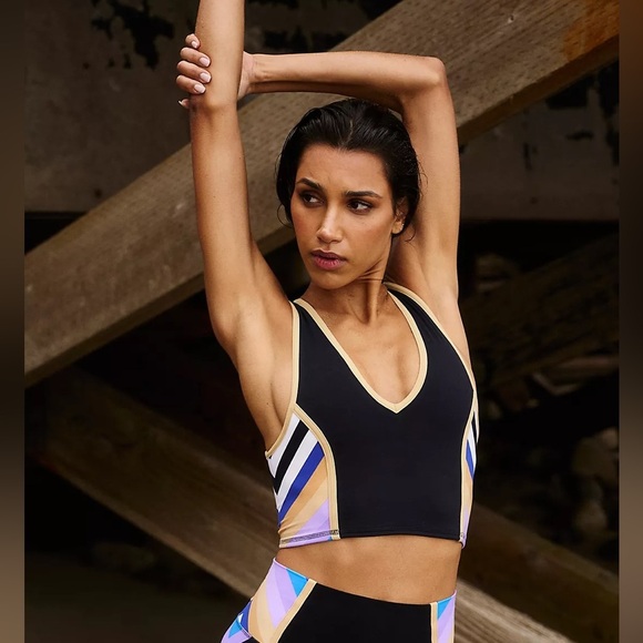 Free People Movement Never Better Colorblock VNeck Crop Top MultiColor SZ XS NWT - Picture 1 of 15